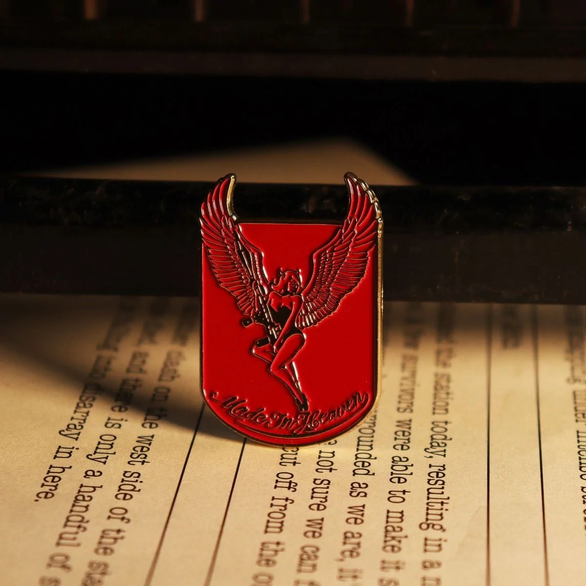 Resident Evil 25th Anniversary XL Pin Badge 5 Resident Evil 25th Anniversary XL Pin Badge - Image 3