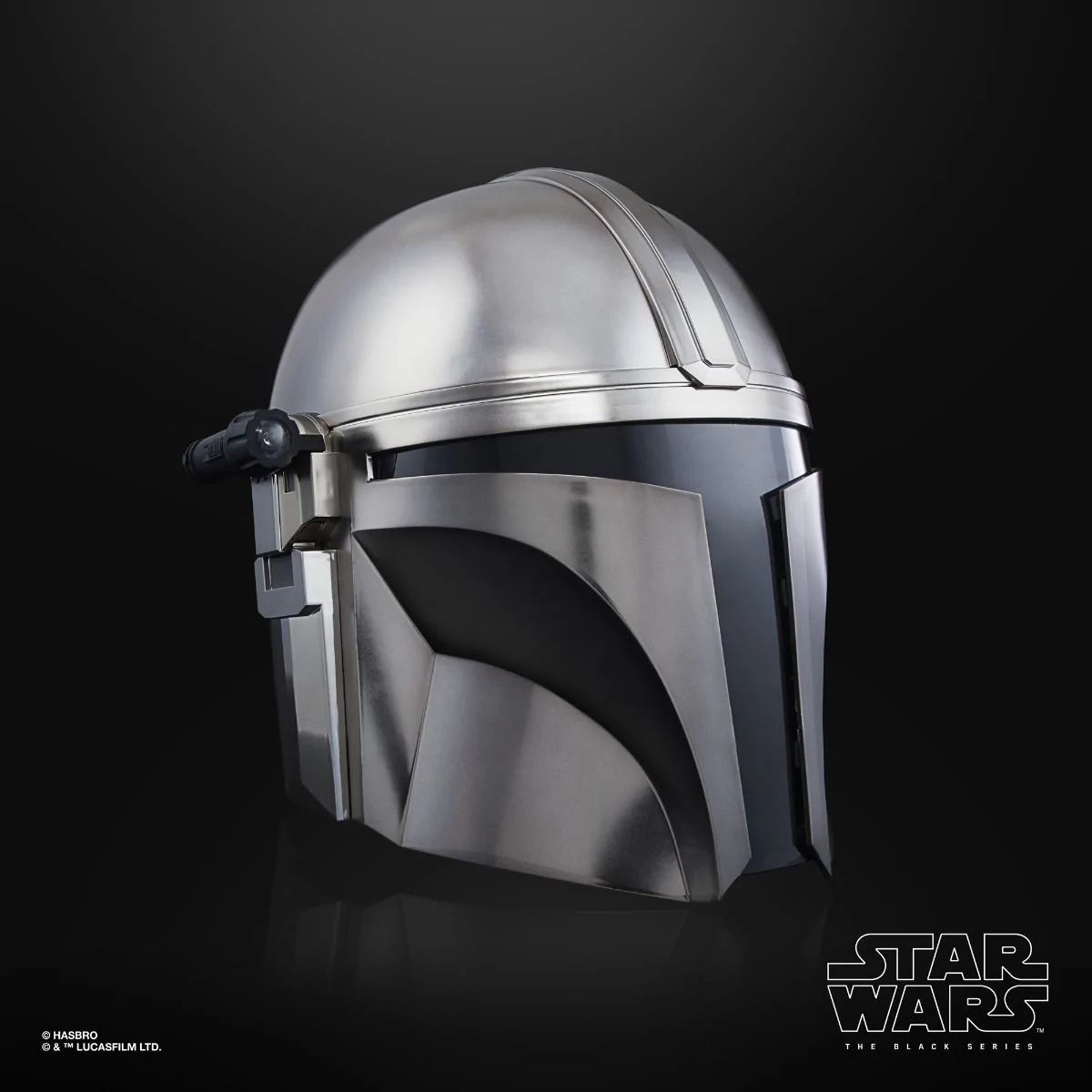 Star Wars: The Mandalorian Black Series The Mandalorian Premium Electronic Helmet 8 Star Wars: The Mandalorian Black Series The Mandalorian Premium Electronic Helmet - Image 6