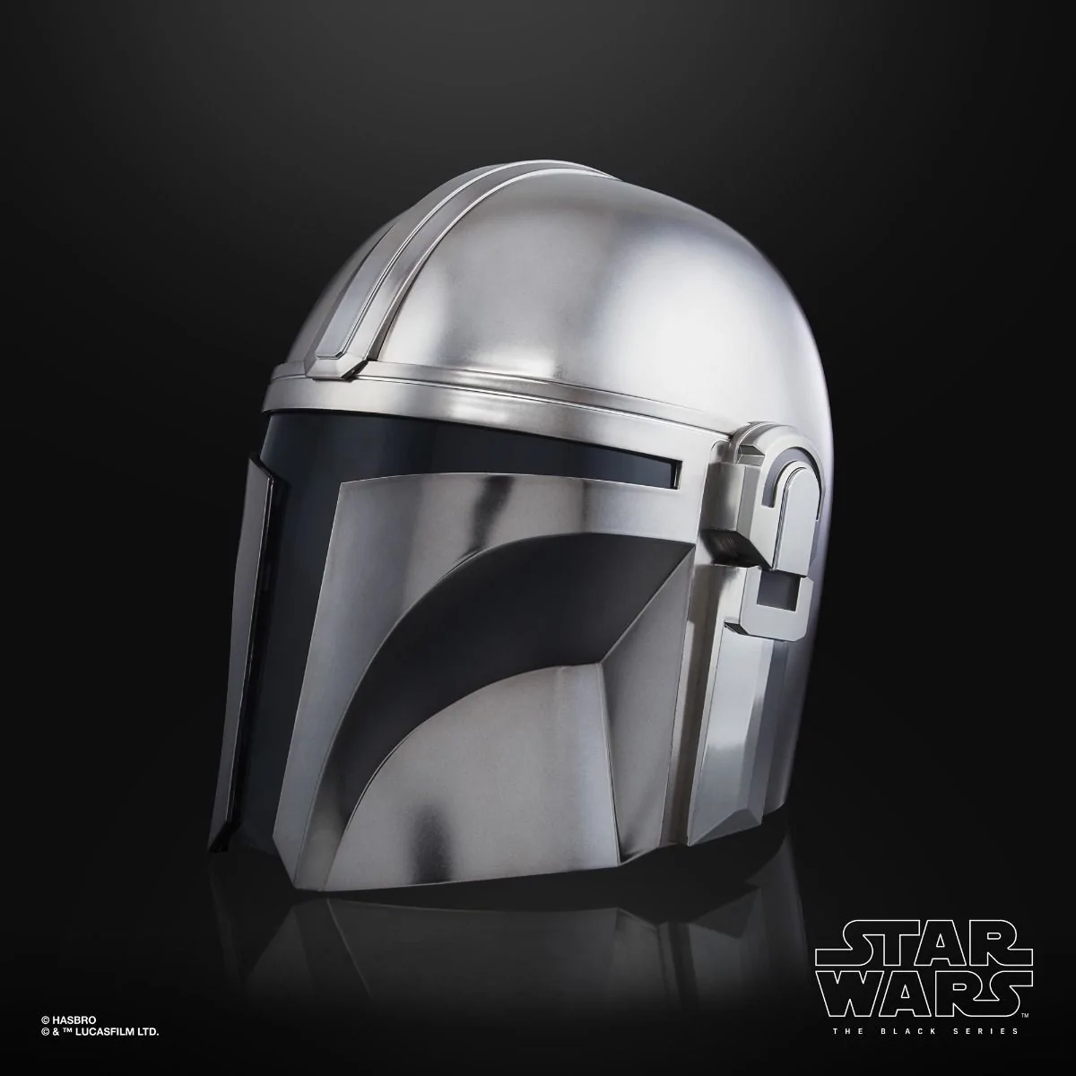 Star Wars: The Mandalorian Black Series The Mandalorian Premium Electronic Helmet 11 Star Wars: The Mandalorian Black Series The Mandalorian Premium Electronic Helmet - Image 9