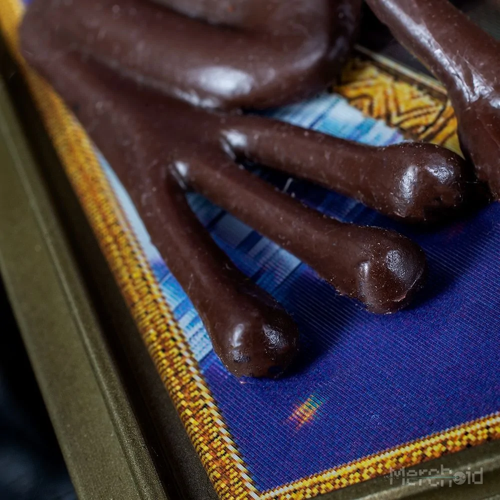 Harry Potter Chocolate Frog Prop Replica 11 Harry Potter Chocolate Frog Prop Replica - Image 9