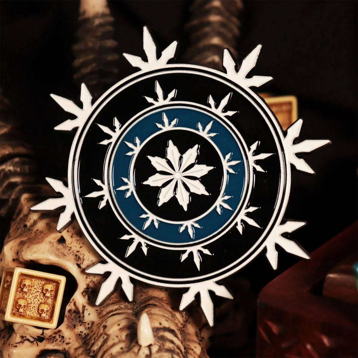 DUNGEONS & DRAGONS Limited Edition Neverwinter Heraldry Medallion Preorder 5 DUNGEONS & DRAGONS Limited Edition Neverwinter Heraldry Medallion Preorder - Image 3