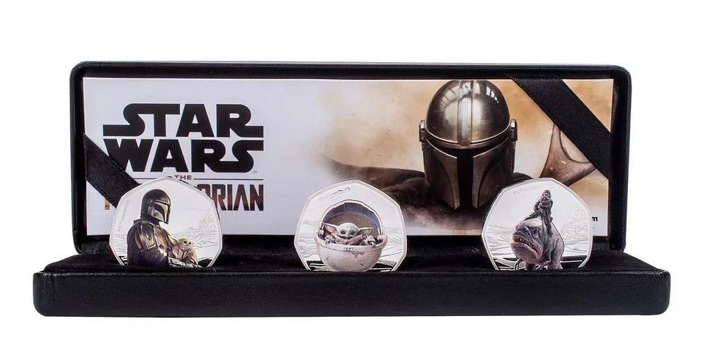 Star Wars: The Mandalorian The Mandalorian Commemorative Limited Edition Coin Collection V2 4 Star Wars: The Mandalorian The Mandalorian Commemorative Limited Edition Coin Collection V2 - Image 2