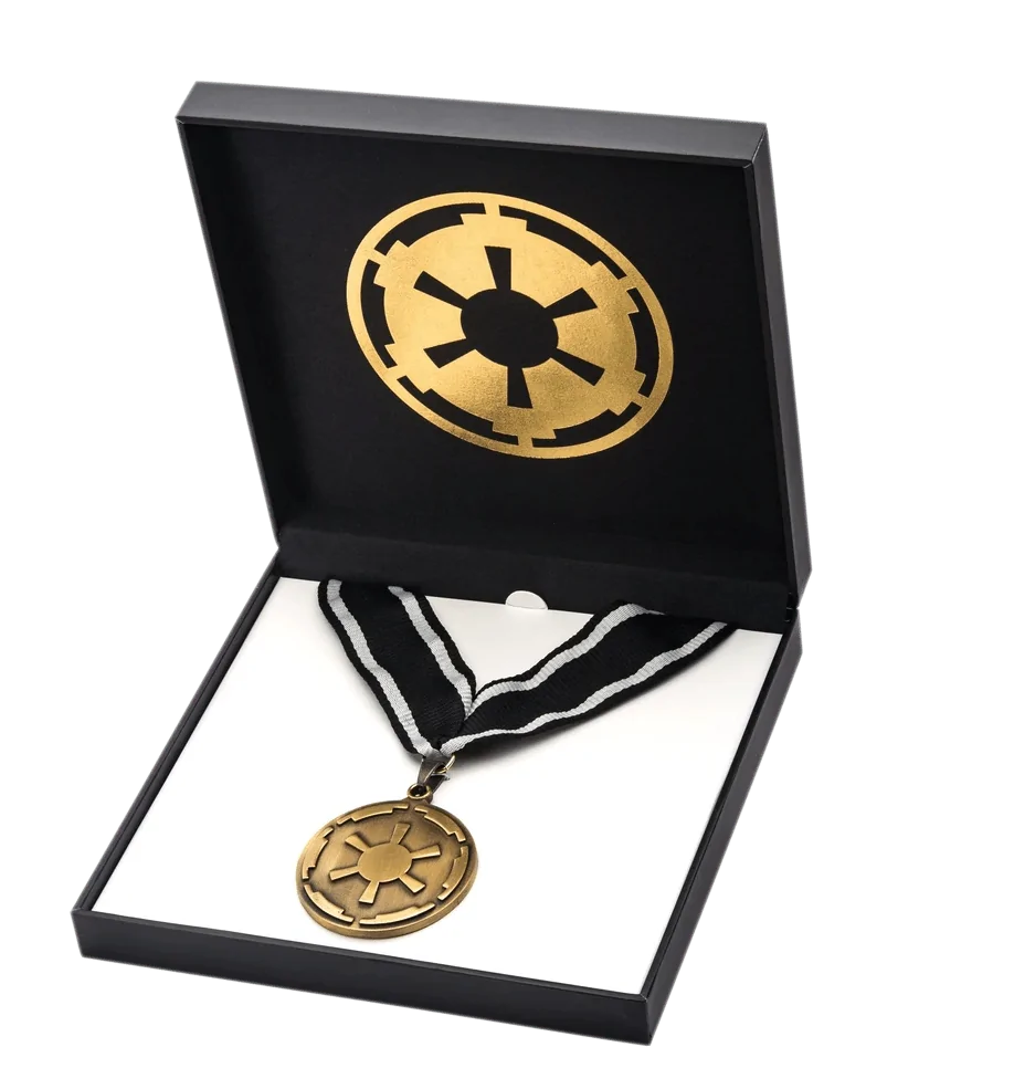 Star Wars: The Mandalorian The Mandalorian Client Cog Medallion Prop Replica 4 Star Wars: The Mandalorian The Mandalorian Client Cog Medallion Prop Replica - Image 2