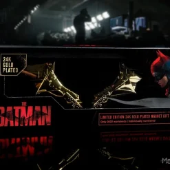 Batman,DC Comics 24K Gold Plated Replica Chest Emblem 18 Batman,DC Comics 24K Gold Plated Replica Chest Emblem -Wigs for Fancy Dress Sales Shop thebatman gold magnet giftset 10