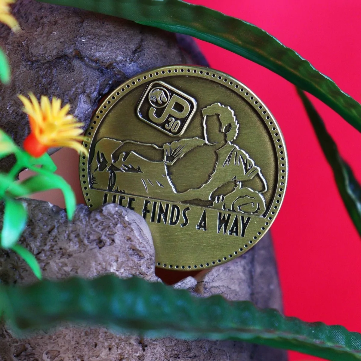 JURASSIC PARK 30th Anniversary Limited Edition Coin 6 JURASSIC PARK 30th Anniversary Limited Edition Coin - Image 4