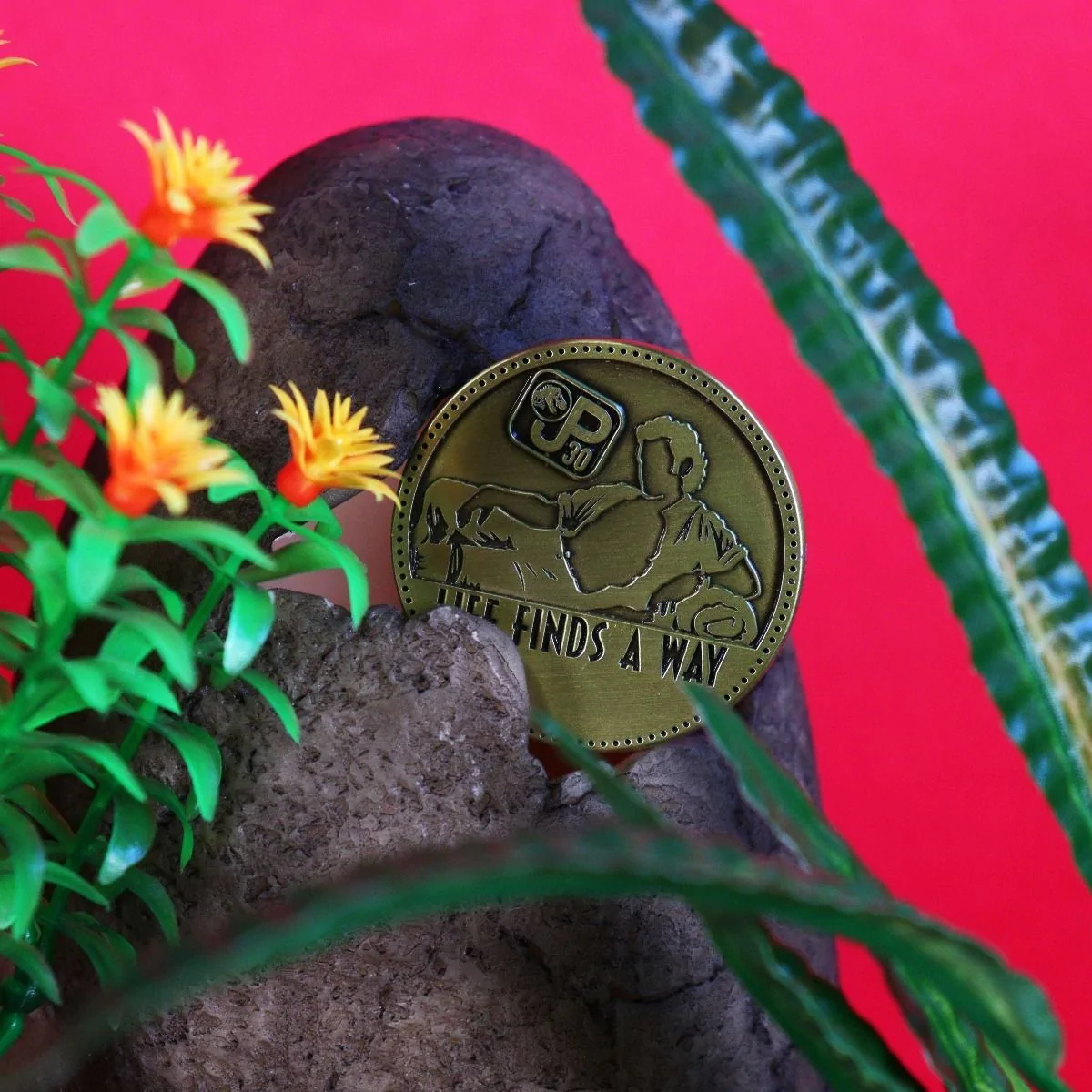 JURASSIC PARK 30th Anniversary Limited Edition Coin 7 JURASSIC PARK 30th Anniversary Limited Edition Coin - Image 5